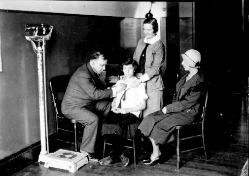 Médecin, 1932 (photographie Z-107-6)
