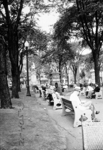 Place du Canada, 1951 (photographie Z-405-3)