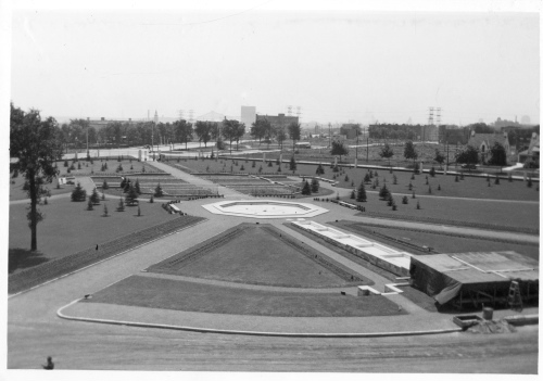 Archives du Jardin botanique de Montral - H-1938-0008 - Montréal, Jardin botanique - Jardin floral - 1938