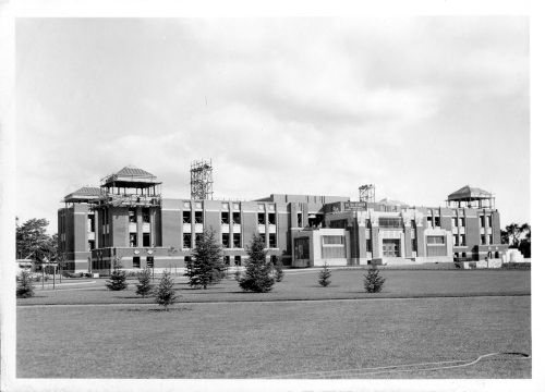 Jardin botanique de Montral (Archives) - H-1938-0038-b - Montréal, Jardin botanique - Construction - 1938 - édifice central