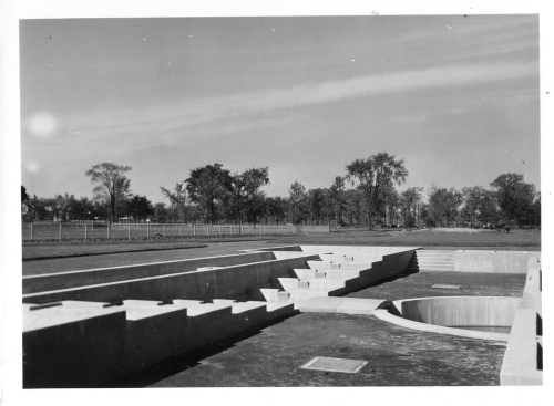 Jardin botanique de Montral (Archives) - H-1938-0050-b - Montréal, Jardin botanique - Construction - 1938 - Jardin aquatique