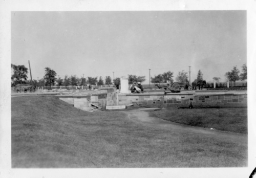 Jardin botanique de Montral (Archives) - H-1938-0080-a - Jardin botanique de Montréal - Cascade - Construction - 1938