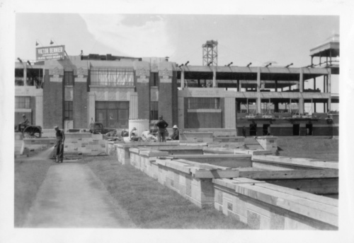 Jardin botanique de Montral (Archives) - H-1938-0080-c - Jardin botanique de Montréal - Cascade - Construction - 1938