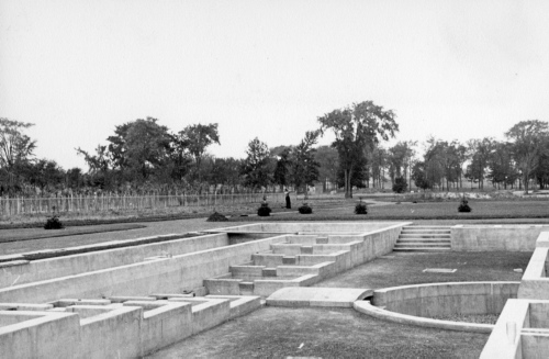 Archives du Jardin botanique de Montral - H-1939-0025-a - Montréal, Jardin botanique - Juillet 1939 - Jardin aquatique - Bassin