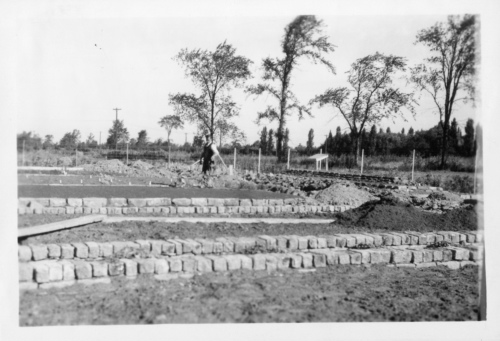 Jardin botanique de Montréal (Archives) - h-1936-0003-d - Couches (construction) Pépinière - 1936