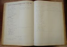 Livre d'or - Signatures entre le 4 avril et le 9 mai 1962, incluant: Ouverture de l'exposition: Le Printemps en Gr?ce - 4 avril 1962
