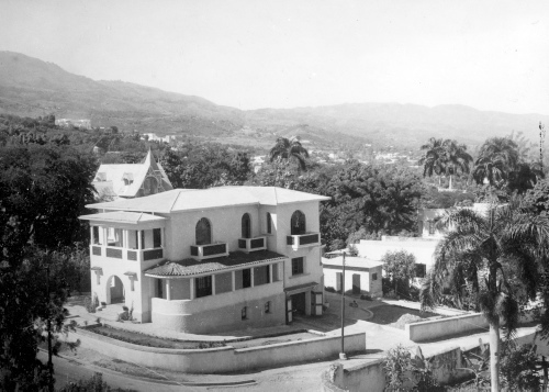 Collection Jacques Rousseau photo - c-719-b-I-1788 -HAITI. Port-au-Prince. Vue pr?s de l'Hotel Splendide.