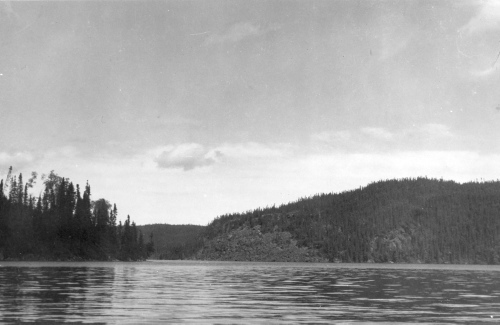 Collection Jacques Rousseau photo - c-3020-a-I-4258 -Lac Mistassini. Baie Wakotowkow. Passe du Tambegwilnu.