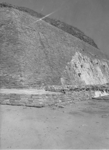 Collection Jacques Rousseau photo - c-3137-a-I-4505 -Mexique. Tenayuca (pr?s Mexico), pyramide des serpents.