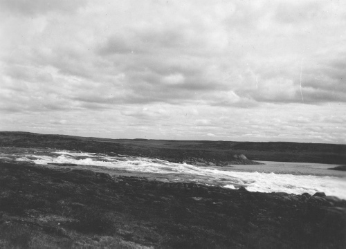 Collection Jacques Rousseau photo - c-3685-a-I-5663 -Premi?re chute de la Kogaluk, ? 20 milles de la baie d'Hudson.