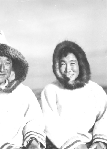 Jacques Rousseau Collection - c-3715-a-I-5727 -Koperkalouk et Ishara, les eskimo nous accompagnant.