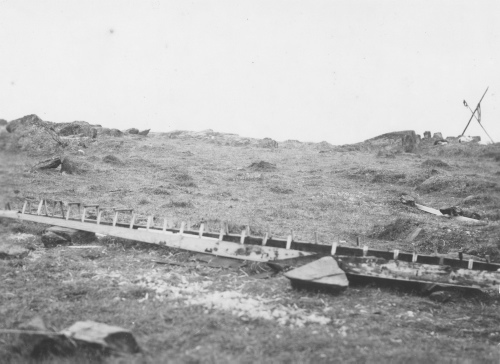 Jacques Rousseau Collection - c-3792-b-I-5891 -Baie Kayak, dans l'estuaire de la Payne, vers 69 degr?s 41' long. W. Au campement eskimo. Squelette de kayak.