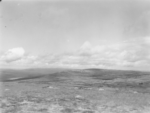 Jacques Rousseau Collection - c-3921-a-I-6219 -Monts Otish. Panorama vu du sommet du pic Rousseau. De l'ouest ? l'est en passant par le sud.