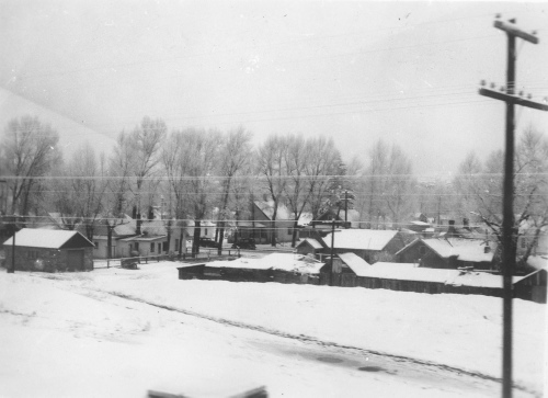 Collection Jacques Rousseau photo - c-3422-a-I-5111 -Evanston, une ville typique du Wyoming, sous la neige.