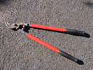 Long-handled pruner ; � Pascale Maynard, Jardin botanique de Montr�al