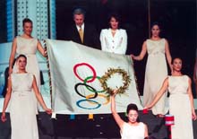 Passation du drapeau olympique